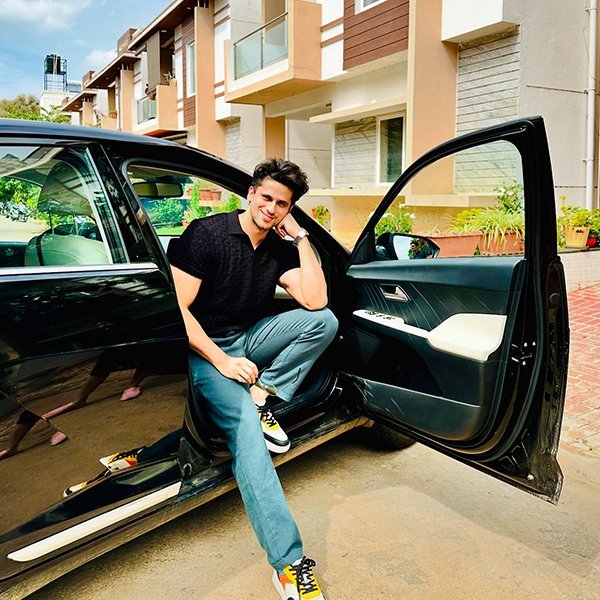 Ashwani Pandey outside the studio